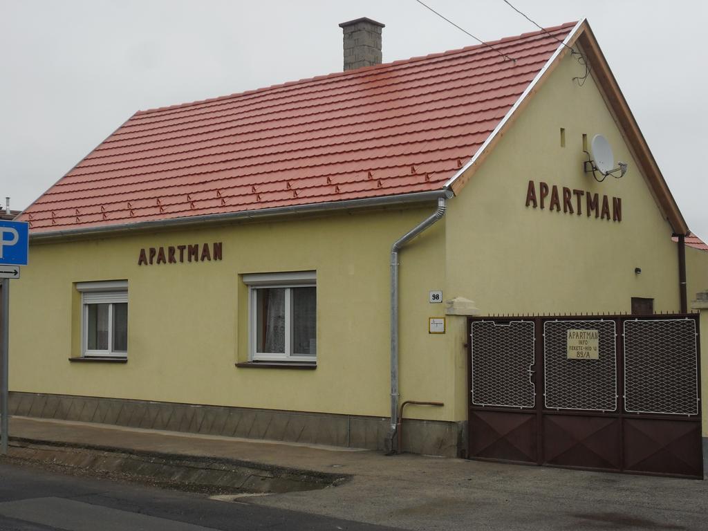 Pallosi Haz "A" Sárvár Rom bilde